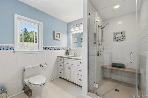 8 Lewis Lane Port Washington NY 11050