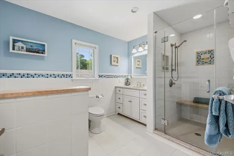 8 Lewis Lane Port Washington NY 11050