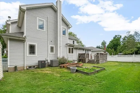 8 Lewis Lane Port Washington NY 11050