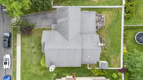 8 Lewis Lane Port Washington NY 11050
