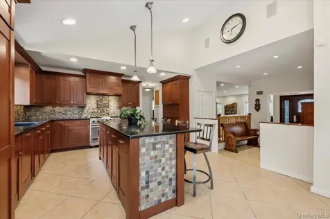 8 Lewis Lane Port Washington NY 11050