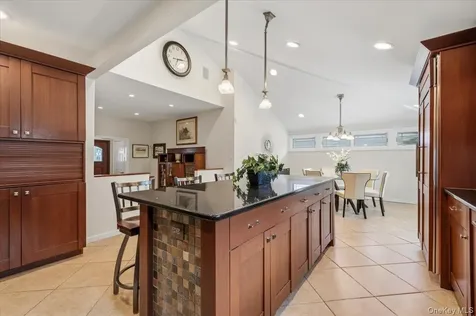 8 Lewis Lane Port Washington NY 11050