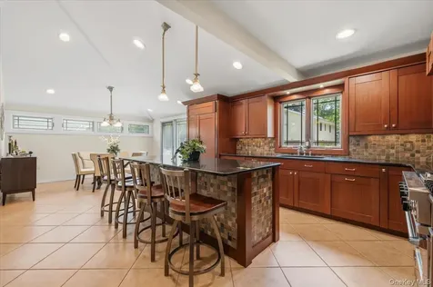 8 Lewis Lane Port Washington NY 11050