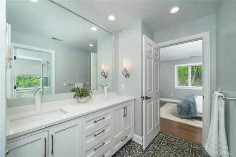 630 Chappaqua Road Briarcliff Manor NY 10510