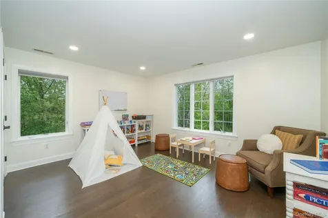 630 Chappaqua Road Briarcliff Manor NY 10510