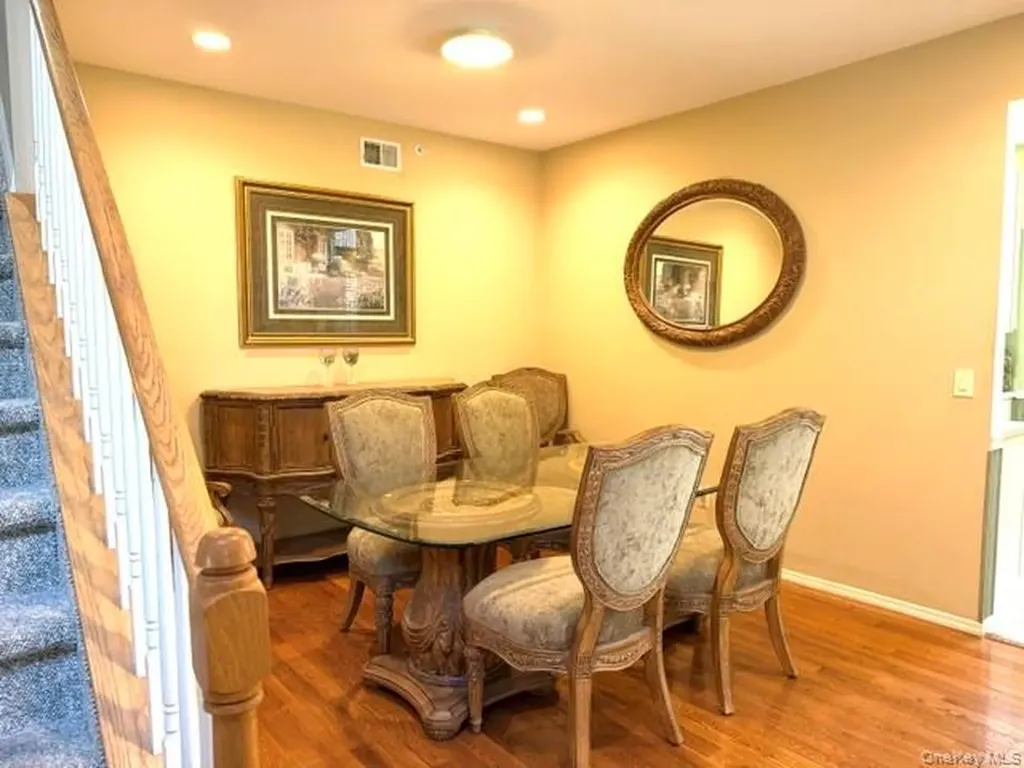 36 Cranberry Circle Medford NY 11763