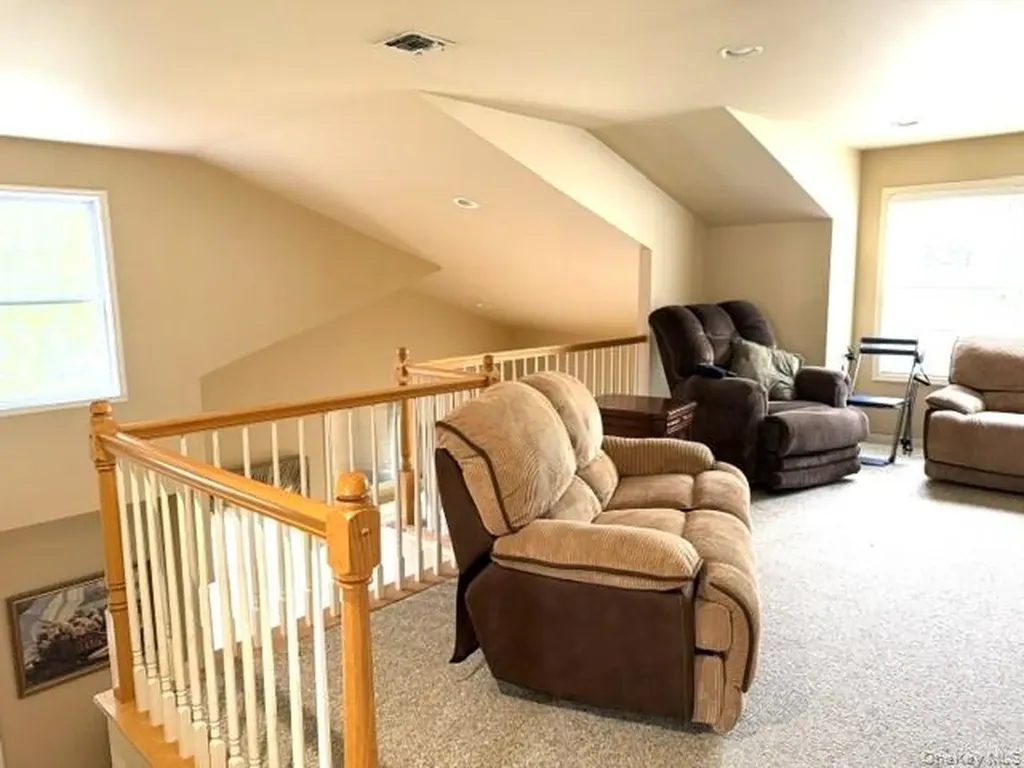 36 Cranberry Circle Medford NY 11763