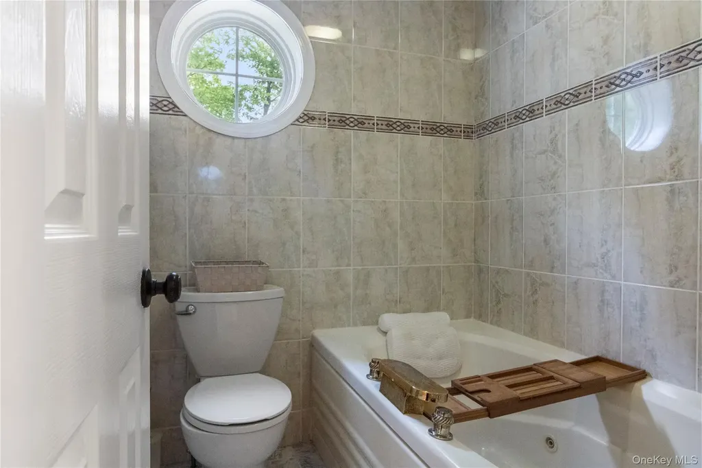 638 E Main Street Jefferson Valley NY 10535