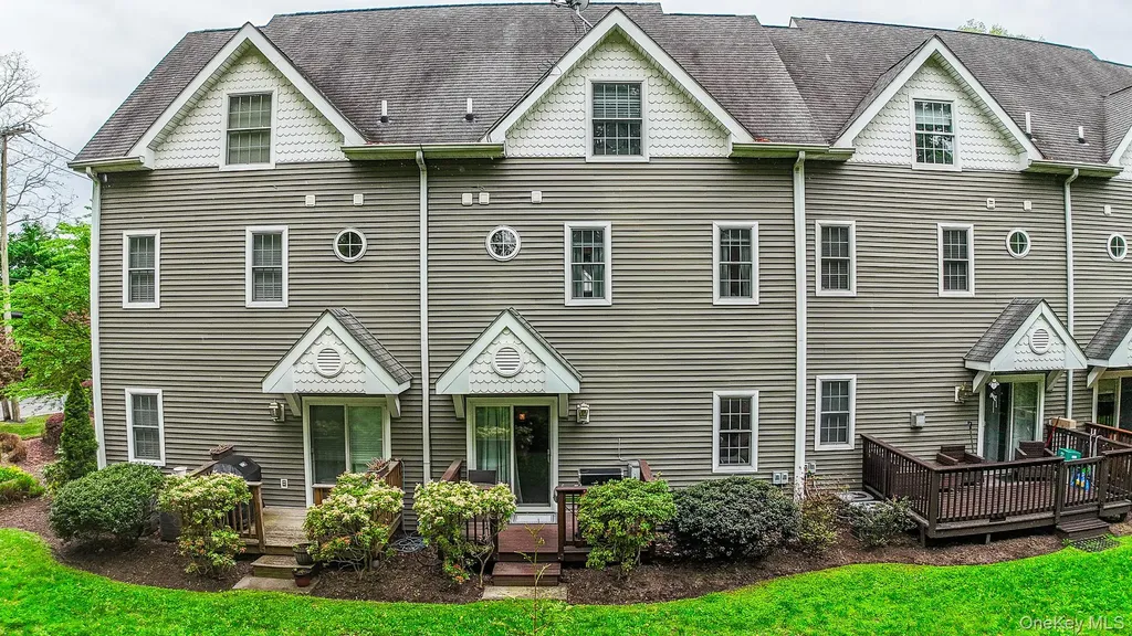 638 E Main Street Jefferson Valley NY 10535