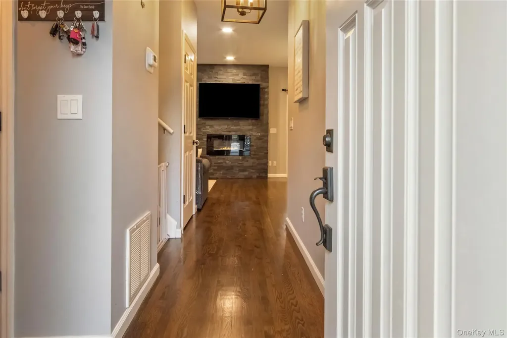 638 E Main Street Jefferson Valley NY 10535