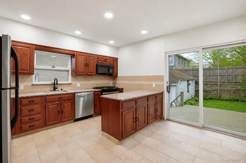 40 Crestmont Avenue Yonkers NY 10704