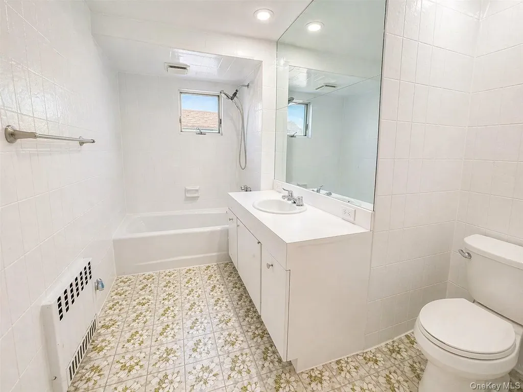 40 Crestmont Avenue Yonkers NY 10704