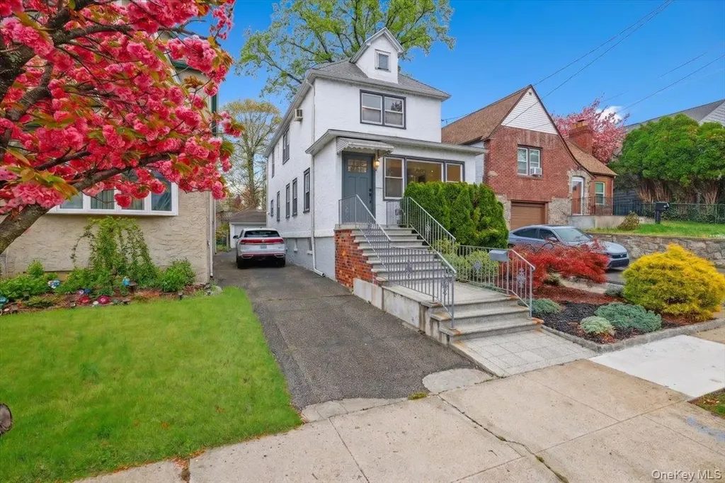 40 Crestmont Avenue Yonkers NY 10704