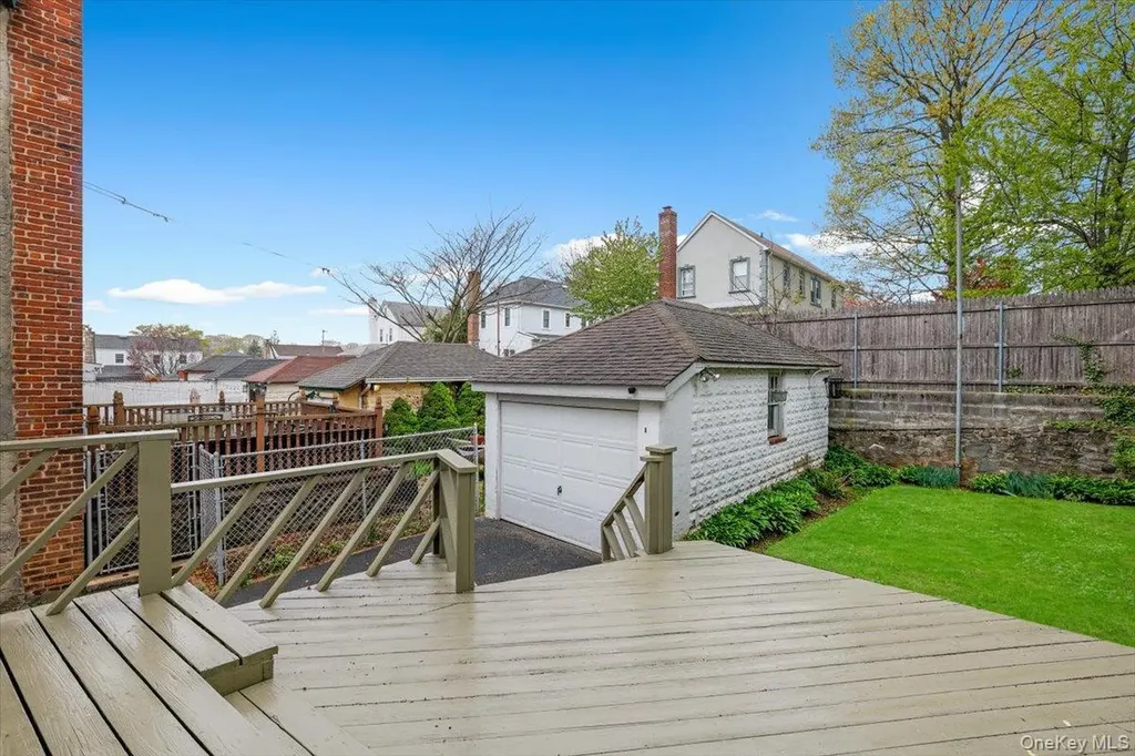 40 Crestmont Avenue Yonkers NY 10704