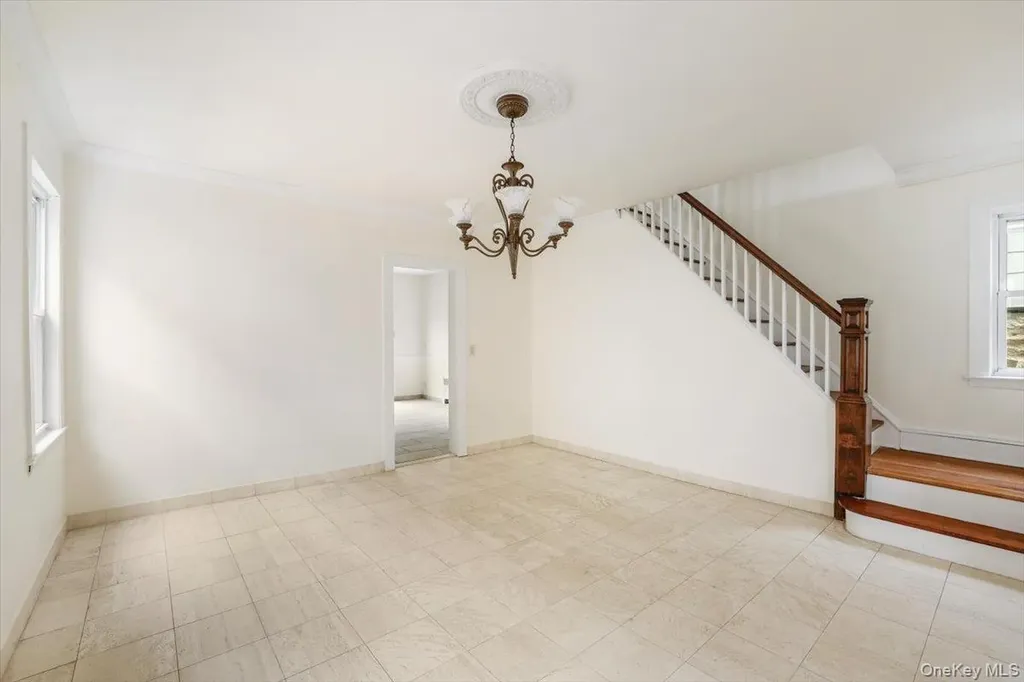 40 Crestmont Avenue Yonkers NY 10704