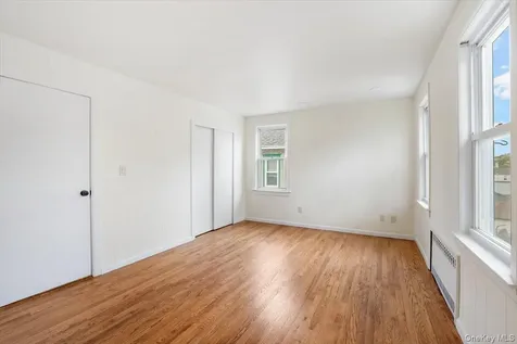 32 Crestmont Avenue Yonkers NY 10704