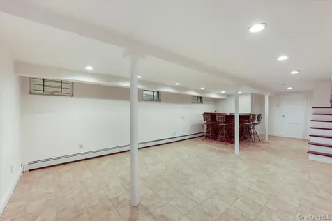 32 Crestmont Avenue Yonkers NY 10704