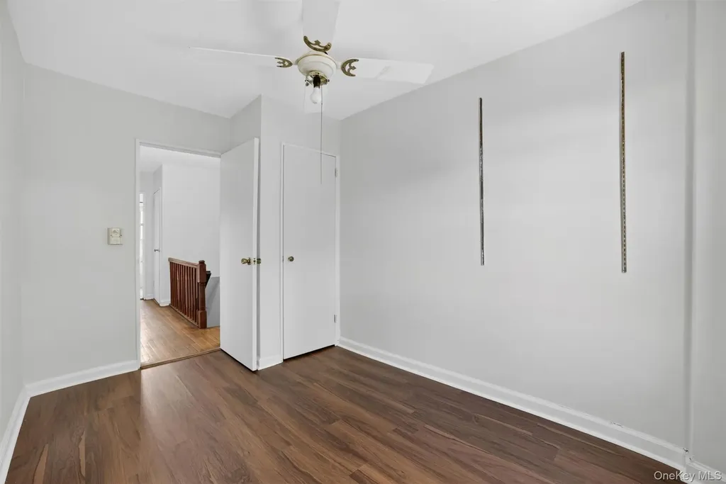 1124 E 213th Street Bronx NY 10469