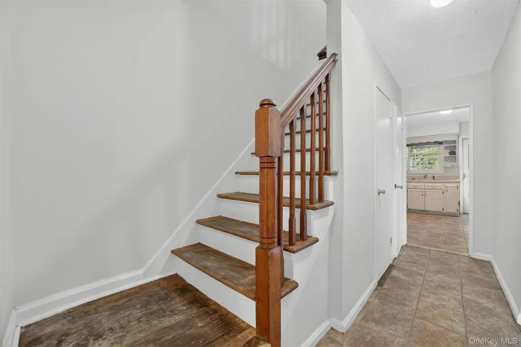 1124 E 213th Street Bronx NY 10469