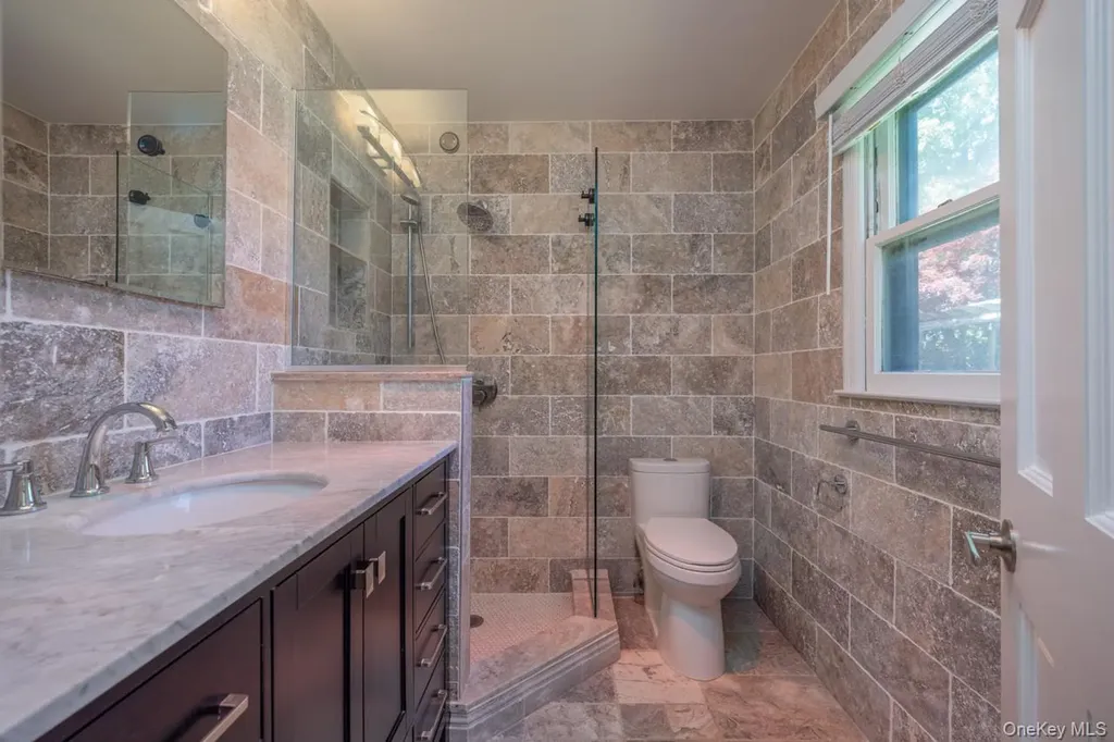 4 Apple Court Nanuet NY 10954
