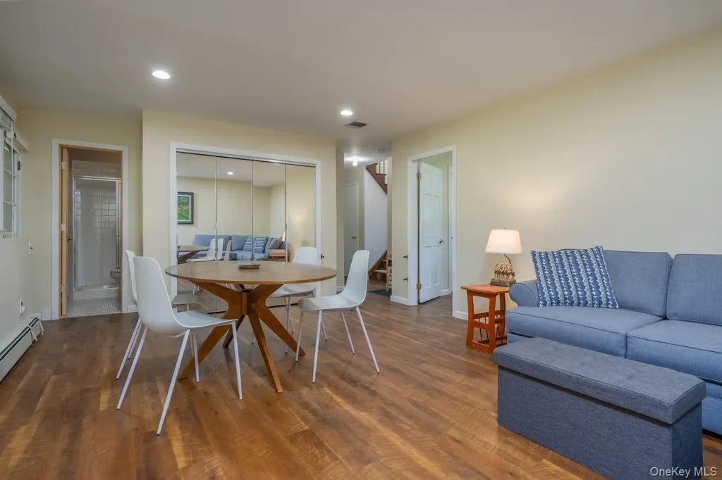 4 Apple Court Nanuet NY 10954