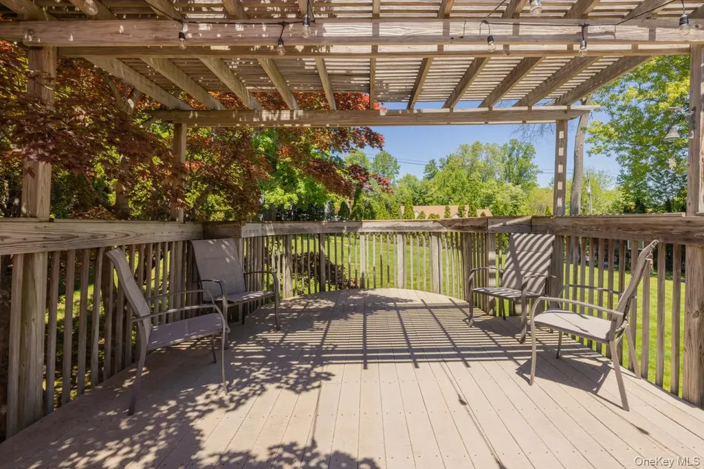 4 Apple Court Nanuet NY 10954