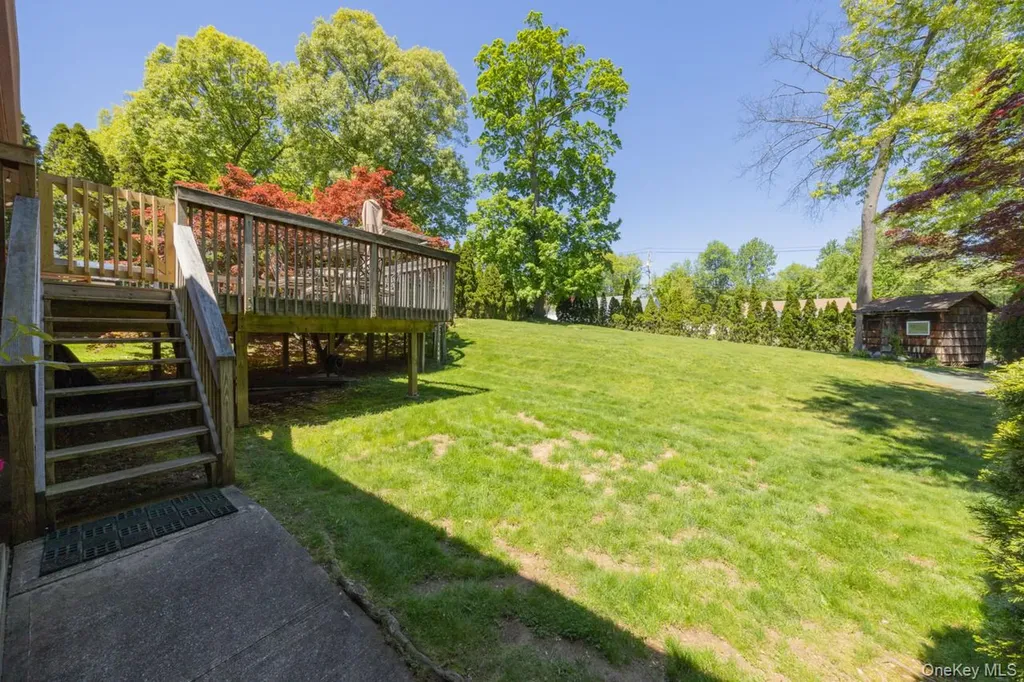 4 Apple Court Nanuet NY 10954