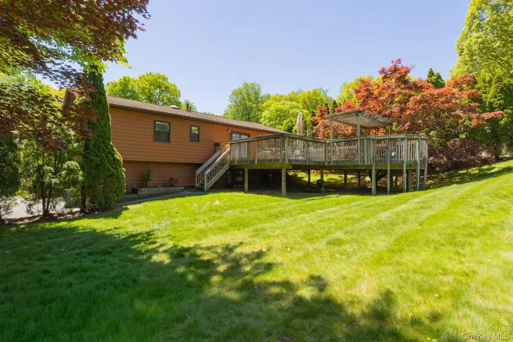 4 Apple Court Nanuet NY 10954