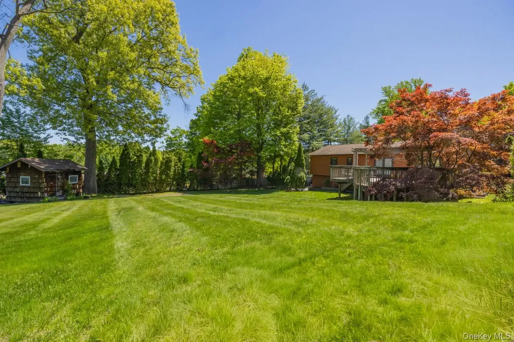 4 Apple Court Nanuet NY 10954
