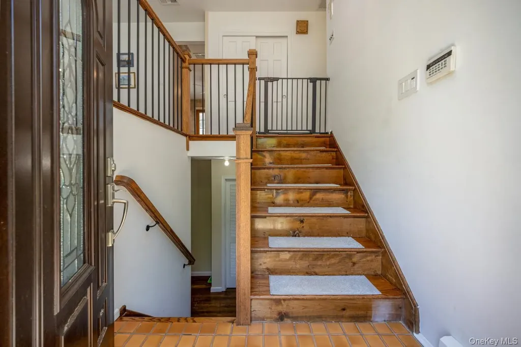 4 Apple Court Nanuet NY 10954