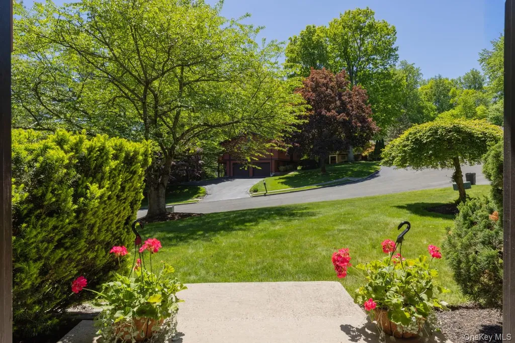 4 Apple Court Nanuet NY 10954
