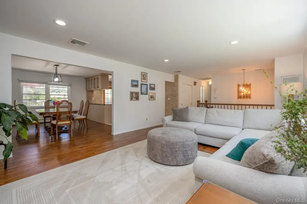 4 Apple Court Nanuet NY 10954
