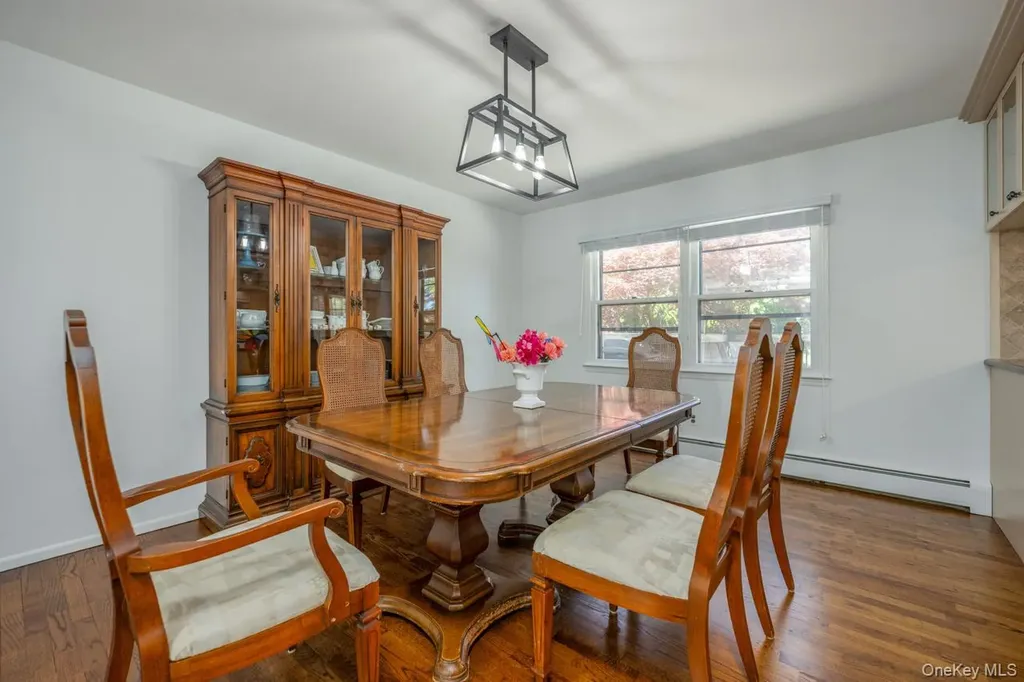 4 Apple Court Nanuet NY 10954