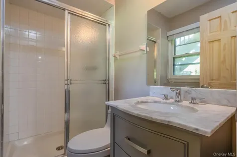 4 Apple Court Nanuet NY 10954