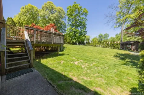 4 Apple Court Nanuet NY 10954