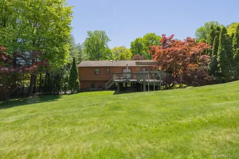 4 Apple Court Nanuet NY 10954