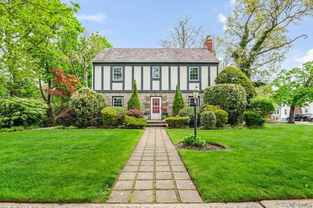 2069 Windsor Road North Baldwin NY 11510