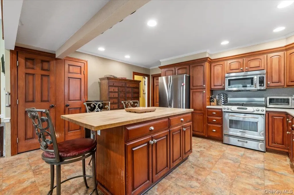 2069 Windsor Road North Baldwin NY 11510