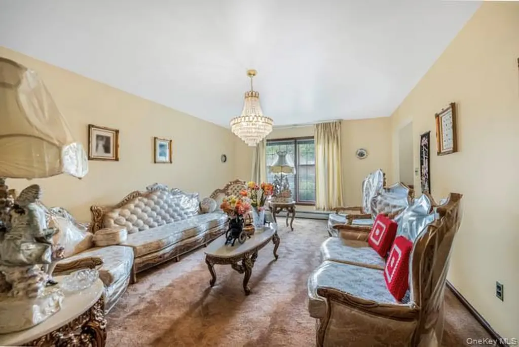 4 Carol Lane Mamaroneck NY 10543
