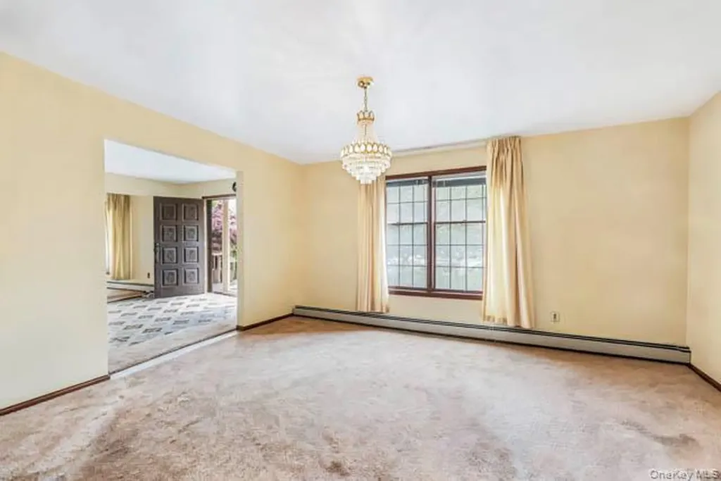 4 Carol Lane Mamaroneck NY 10543
