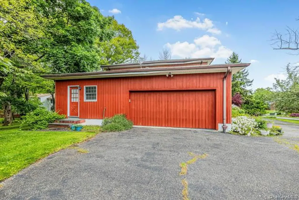 4 Carol Lane Mamaroneck NY 10543
