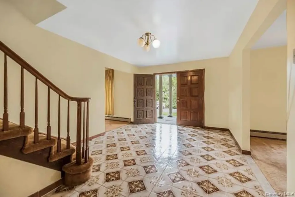 4 Carol Lane Mamaroneck NY 10543