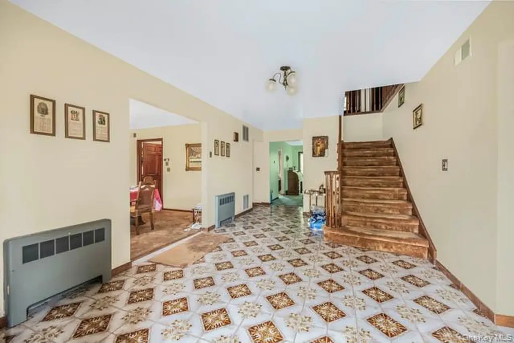 4 Carol Lane Mamaroneck NY 10543