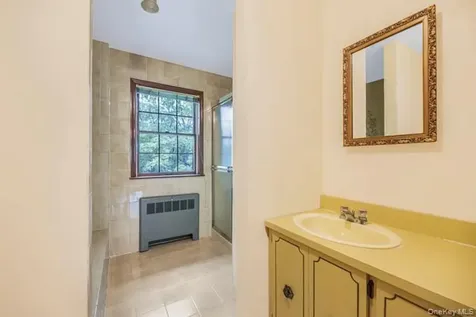 4 Carol Lane Mamaroneck NY 10543