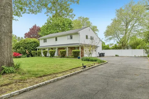 237 Cedar Road East Northport NY 11731