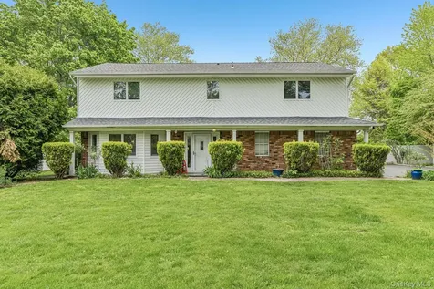 237 Cedar Road East Northport NY 11731