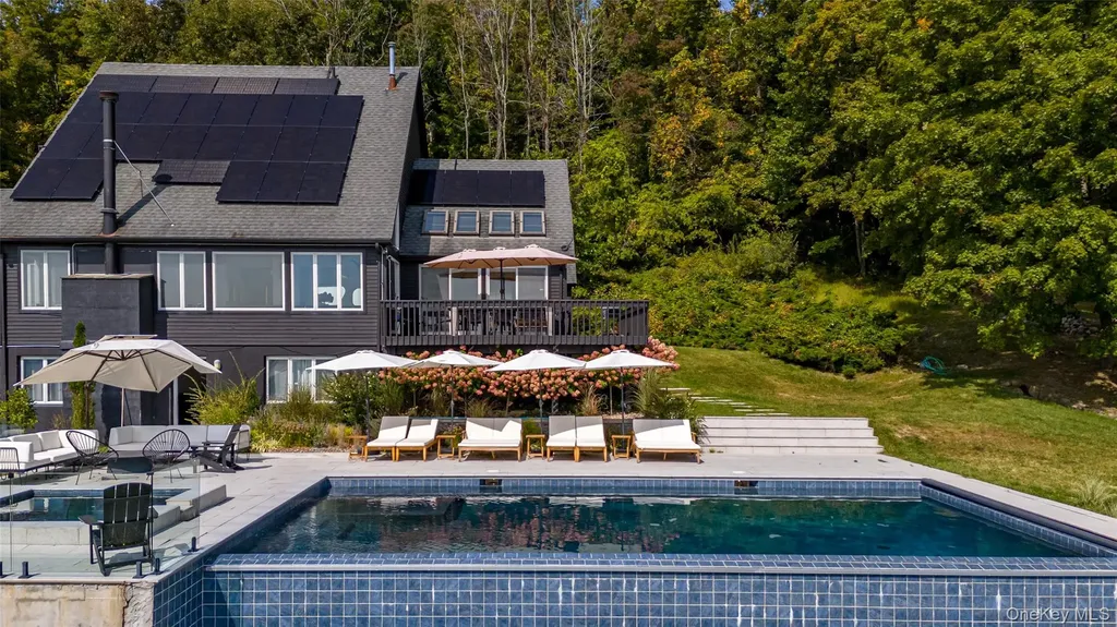 704 Mountain Road Middletown NY 10940