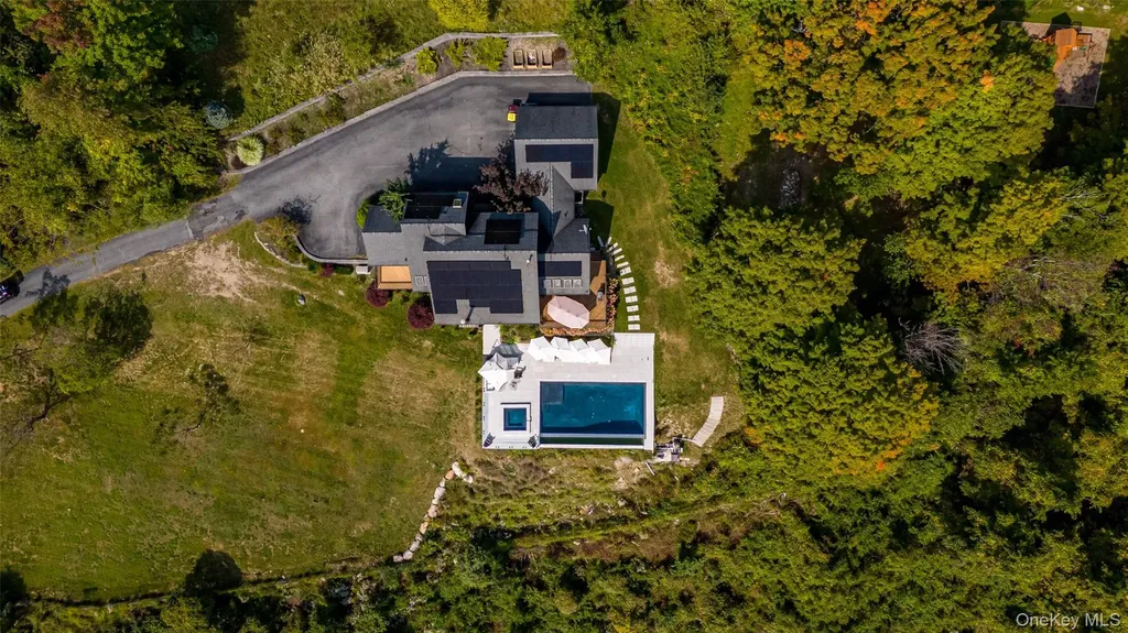 704 Mountain Road Middletown NY 10940