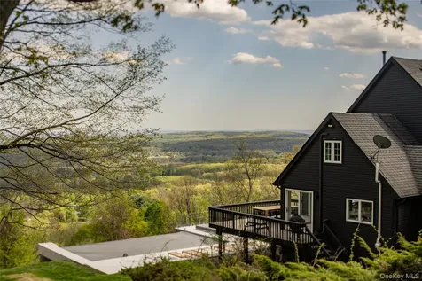 704 Mountain Road Middletown NY 10940