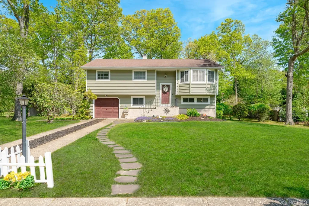 247 Bow Drive Hauppauge NY 11788